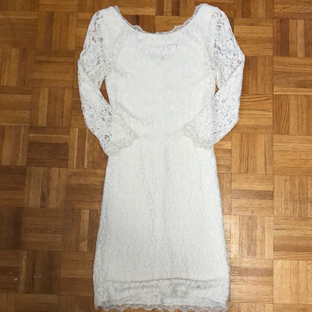 Cream lace aritzia dress, size 2